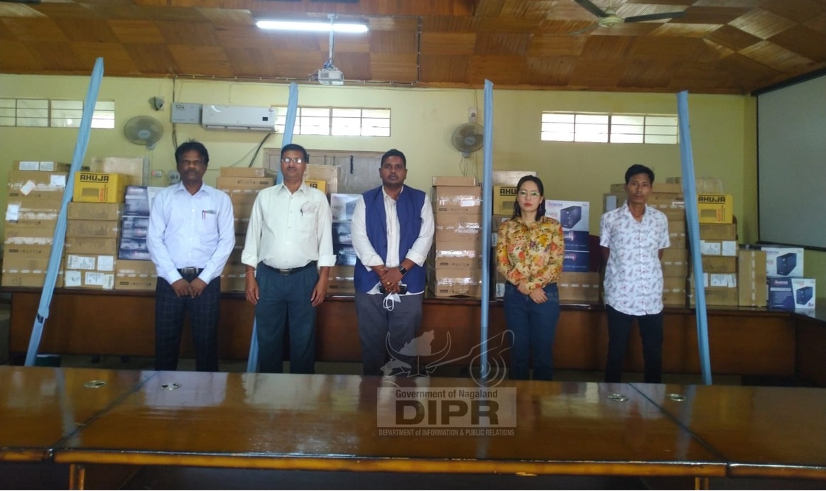 DC MON HANDS OVER LEARNING RESOURCE EQUIPMENT