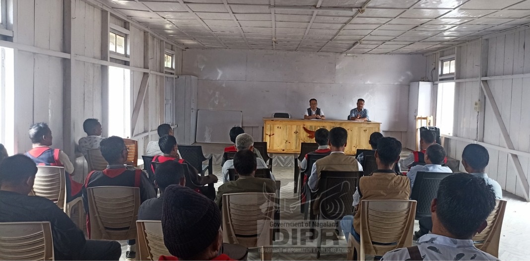 DC NOKLAK HOLDS CONSULTATIVE MEETING