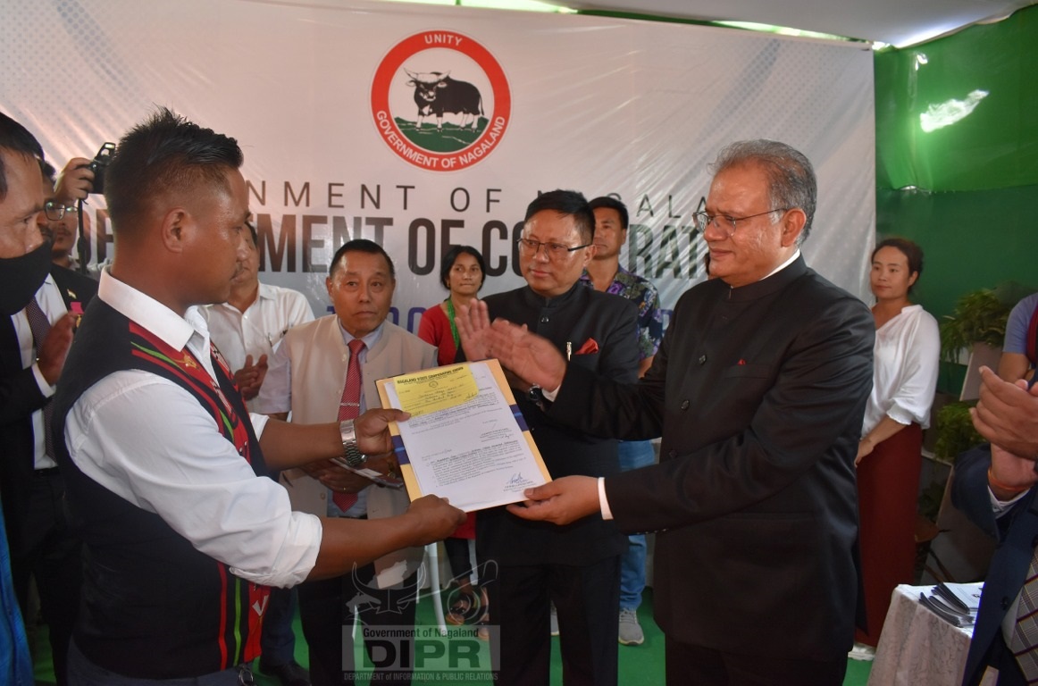 CS HANDS OVER MODEL COOPERATIVE SOCIETY REGISTRATION CERTIFICATES ON THE OCCASION OF 75 YEARS OF AZADI KA AMRIT MAHOTSAV