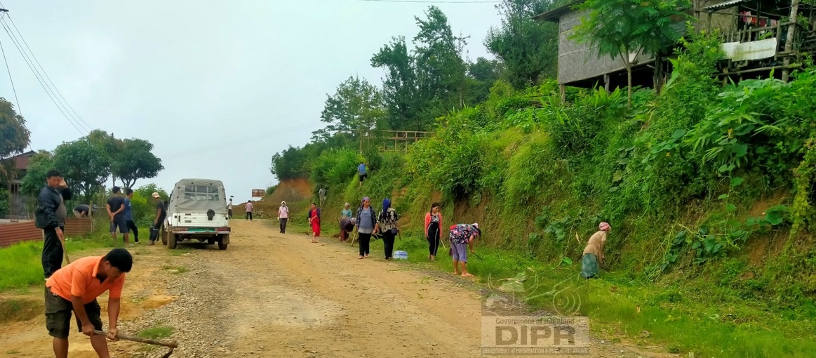 Mass social work at Tening, Peren