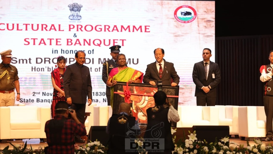 Chief Minister of Nagaland felicitating President of India