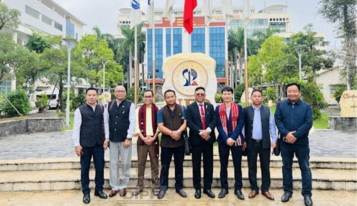 STUDY TEAM LED BY APC KIKHETO TOURS VIETNAM