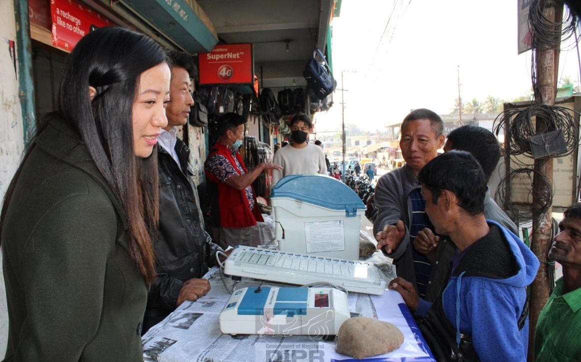 EVM/VVPAT DEMONSTRATION CARRIED OUT IN CHUMOUKEDIMA TOWN AREA