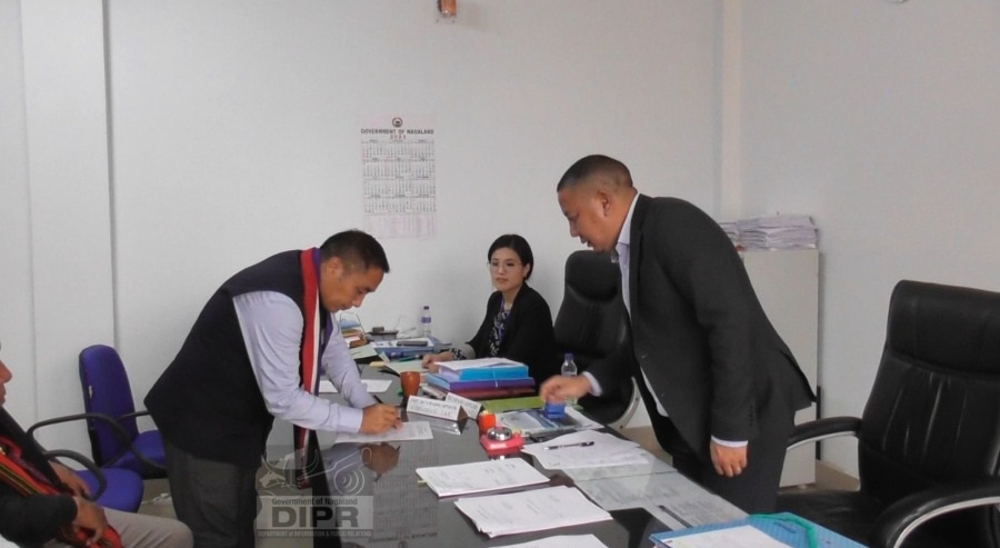Vikato Aye filing his nomination at Chumoukedima